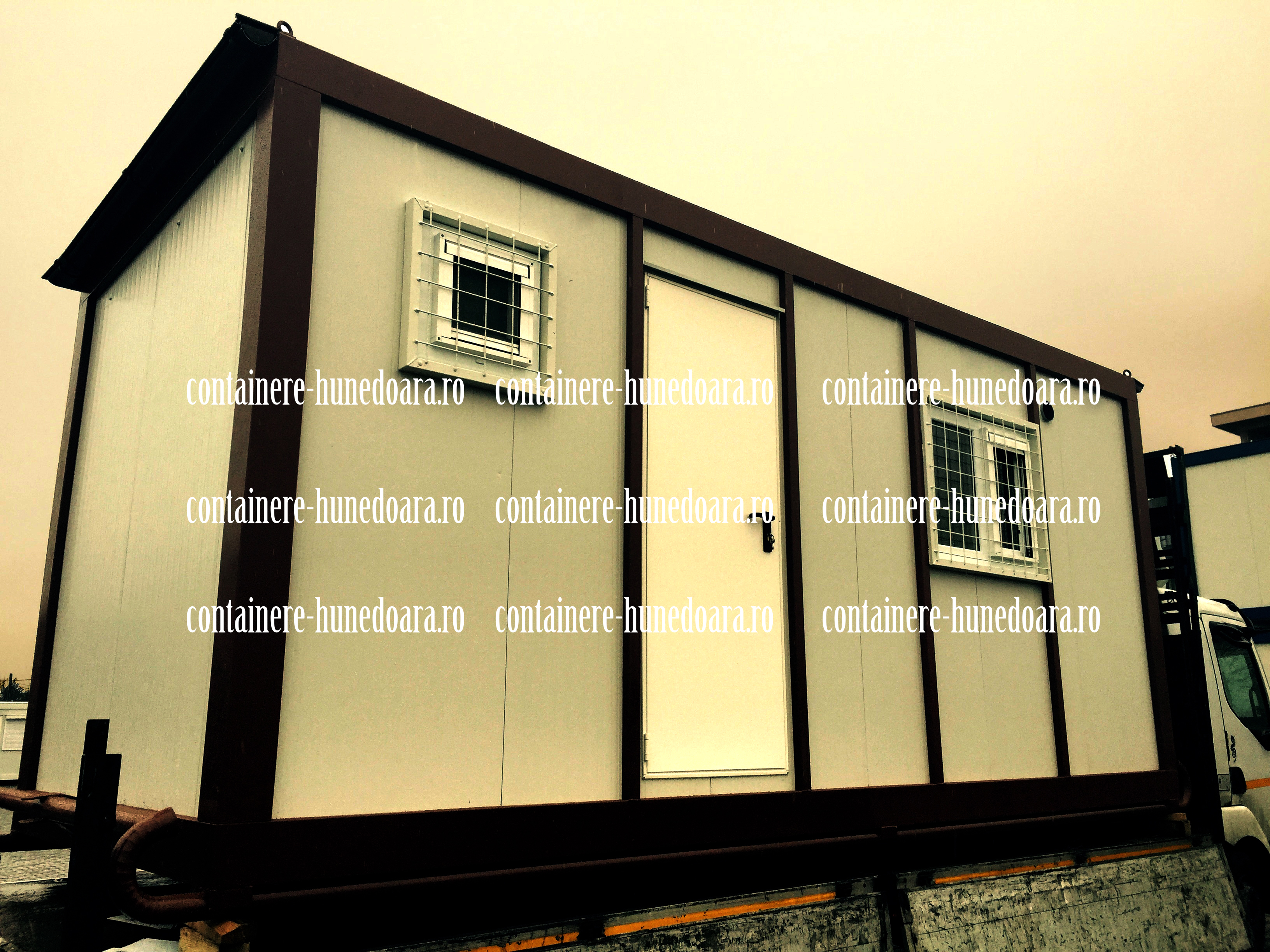 container metalic pret Hunedoara